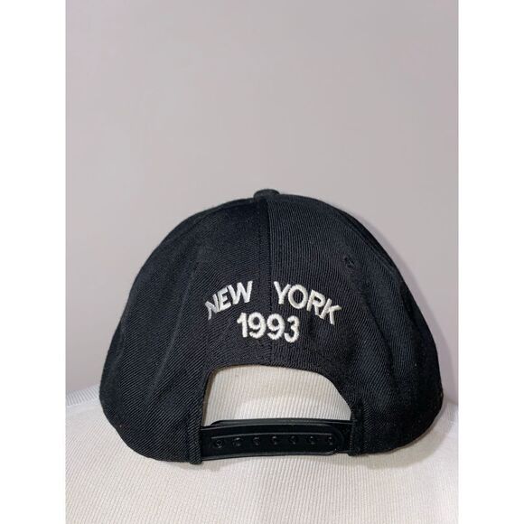 The Classic's Yupoong New York Snapback Hat Adjustable Black - Picture 3 of 6